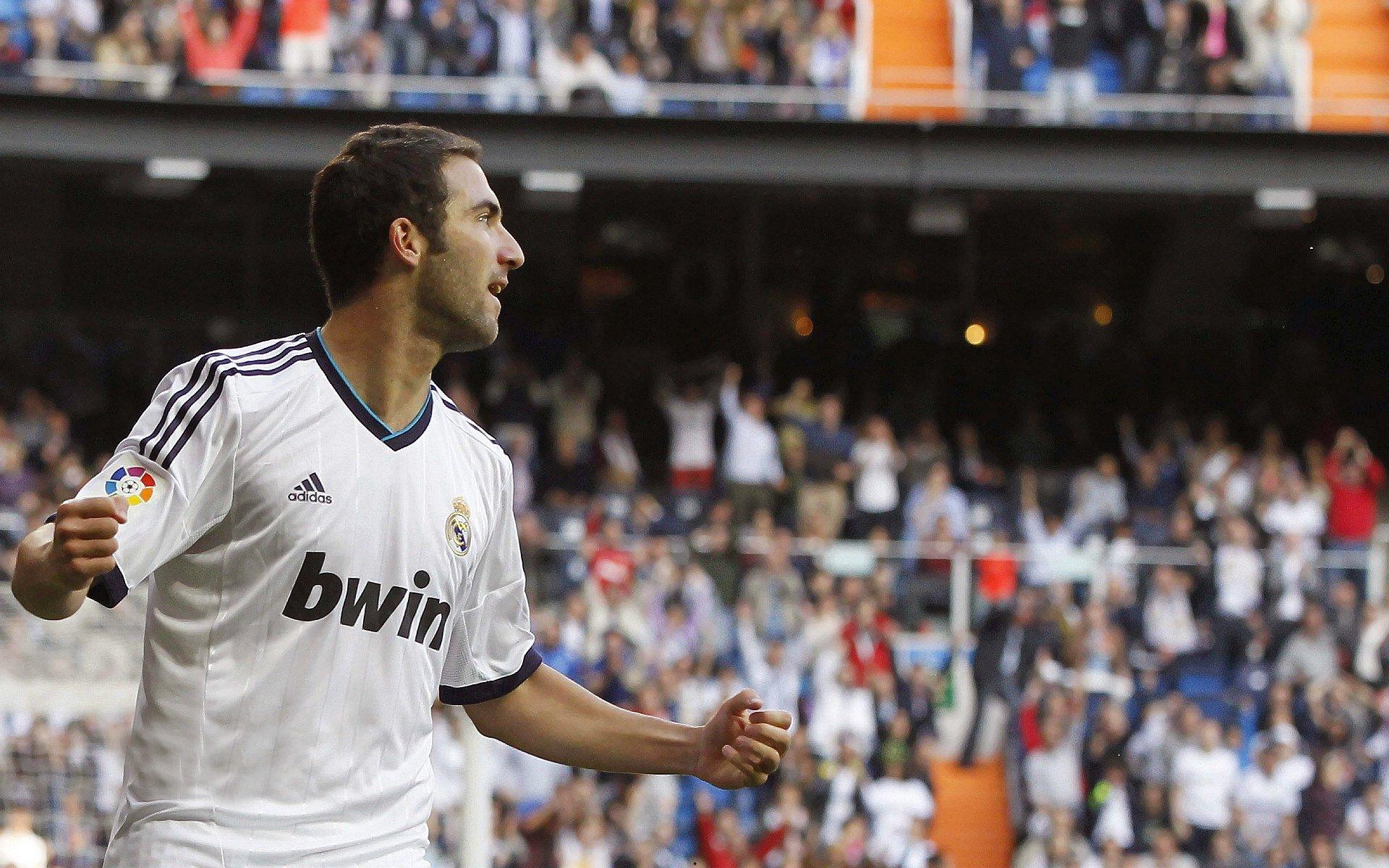 库里效应重塑联盟经济版图！勇士市值飙升至94亿登顶，尼克斯75亿湖人70亿紧随其后