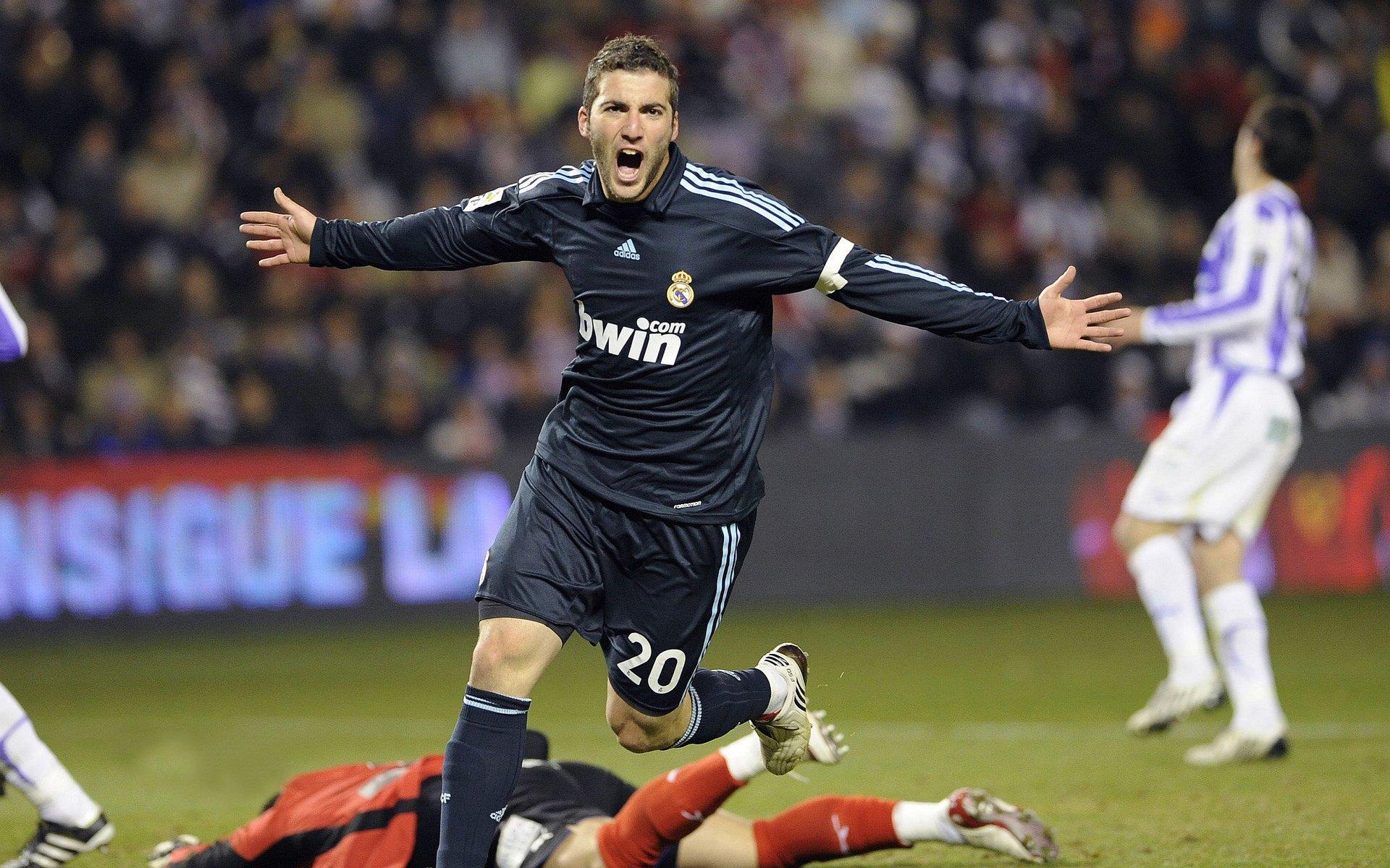 塔雷米动情诉说欧冠征程，伊朗球员的里程碑时刻弥足珍贵